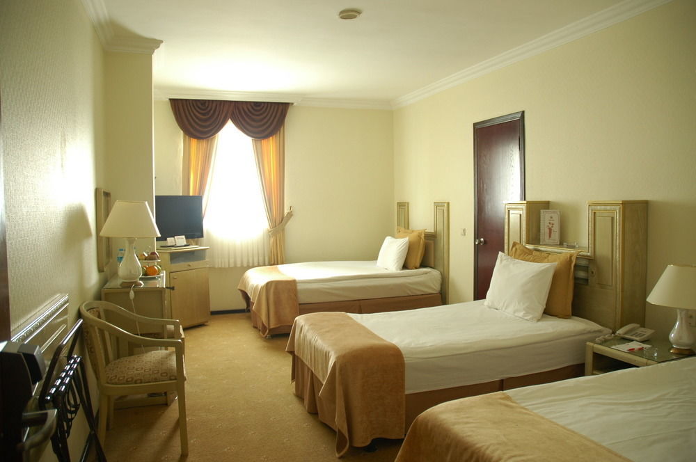 Guenes Hotel Merter Istanbul Eksteriør bilde