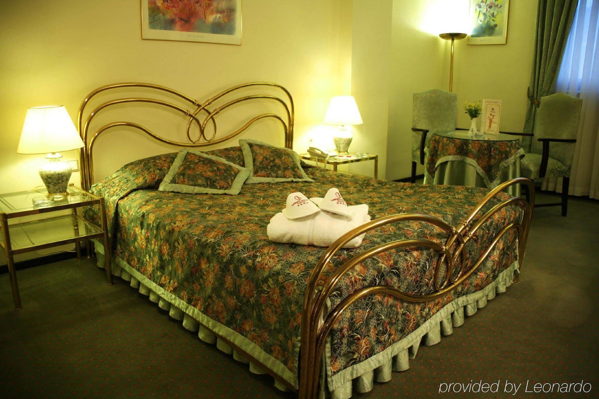 Guenes Hotel Merter Istanbul Rom bilde