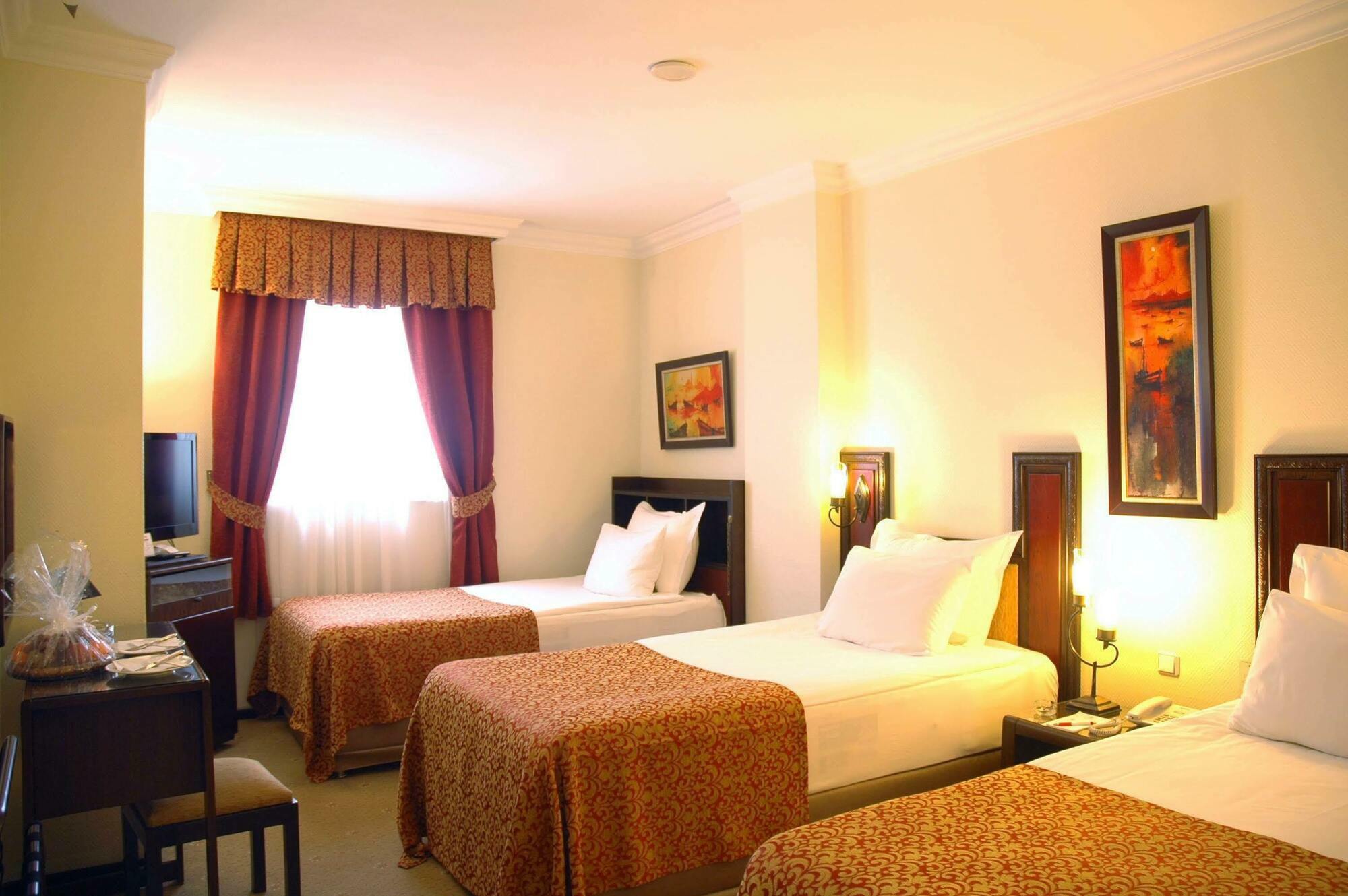 Guenes Hotel Merter Istanbul Eksteriør bilde